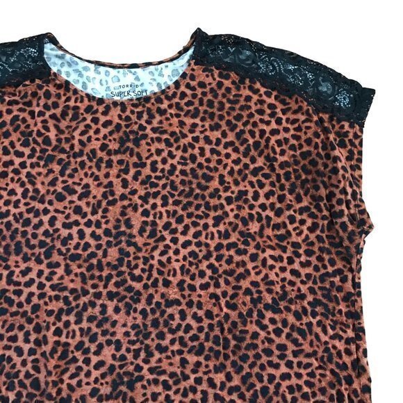 Torrid Womens Plus 2x Super Soft Animal Print Lace Inset Dolman Tee - Picture 5 of 7